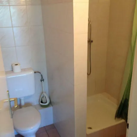 ádám 2 Affittacamere *