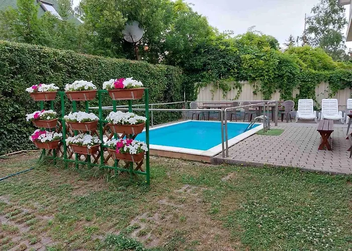 Adam Vendeghaz 2 * Siofok