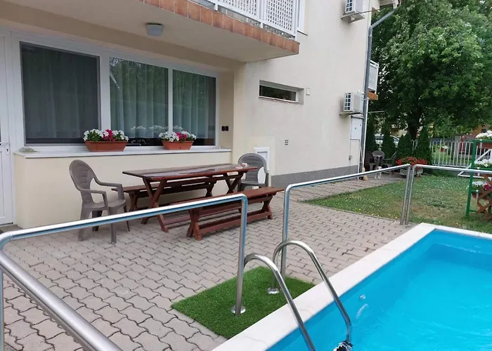 Konukevi Adam Vendeghaz 2 *