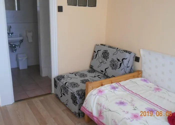 Adam Vendeghaz 2 * Siofok